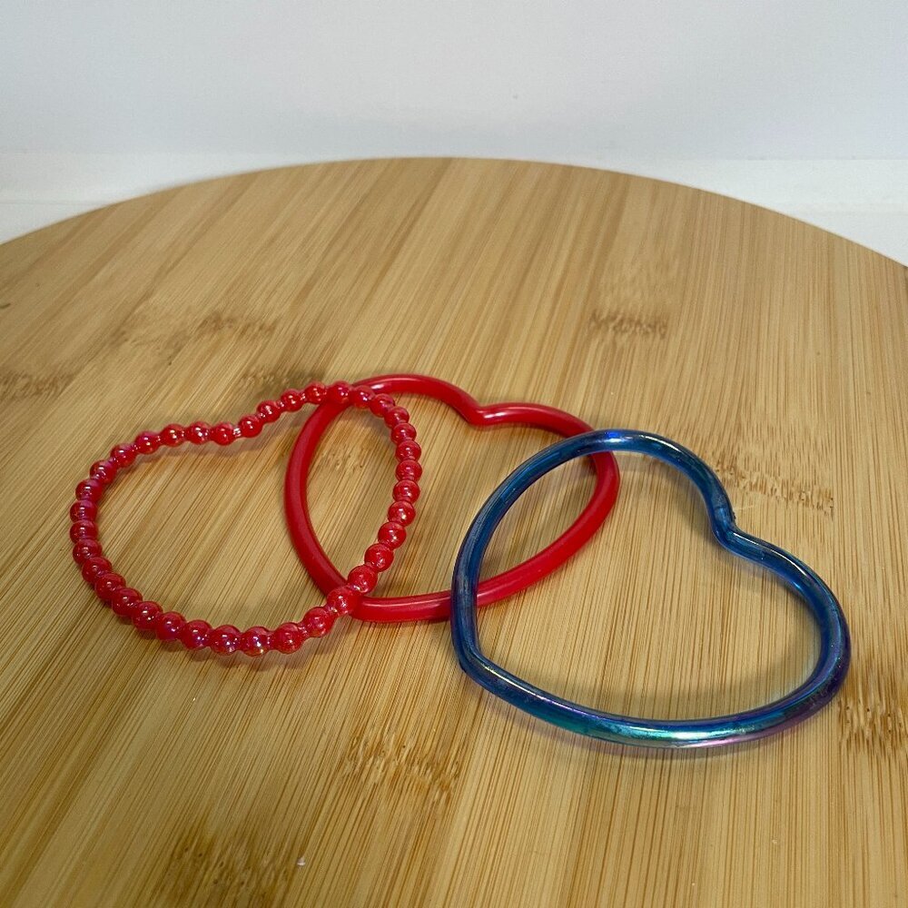 Vintage Lucite Bangle Bracelet Lot Stacking Heart Shaped Blue Red Plastic Funky